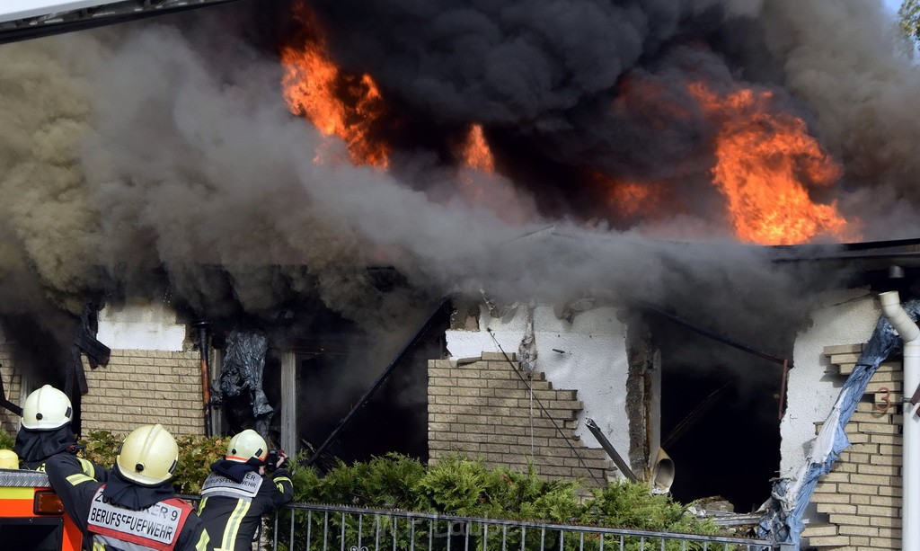 Feuer 2 Y Explo Koeln Hoehenhaus Scheuerhofstr P0118.JPG - Miklos Laubert